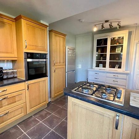 Large House Near Victoria Park For Groups, 10 Mins Bus To City Centre Κάρντιφ Εξωτερικό φωτογραφία