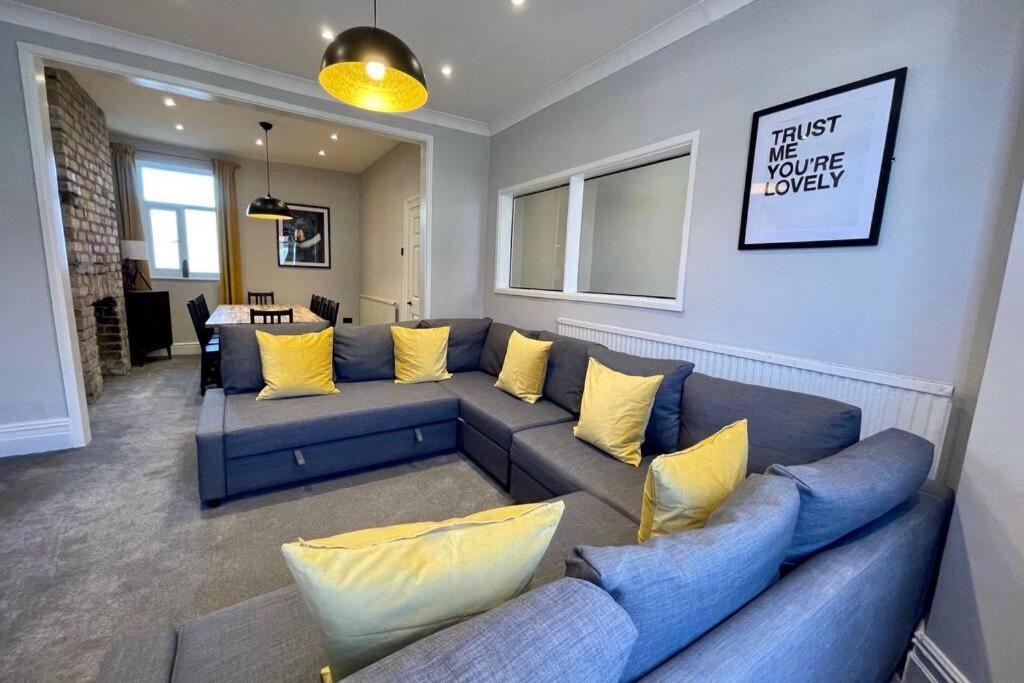 Large House Near Victoria Park For Groups, 10 Mins Bus To City Centre Κάρντιφ Εξωτερικό φωτογραφία