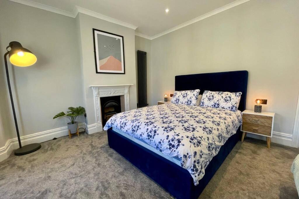 Large House Near Victoria Park For Groups, 10 Mins Bus To City Centre Κάρντιφ Εξωτερικό φωτογραφία