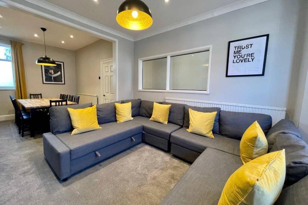 Large House Near Victoria Park For Groups, 10 Mins Bus To City Centre Κάρντιφ Εξωτερικό φωτογραφία