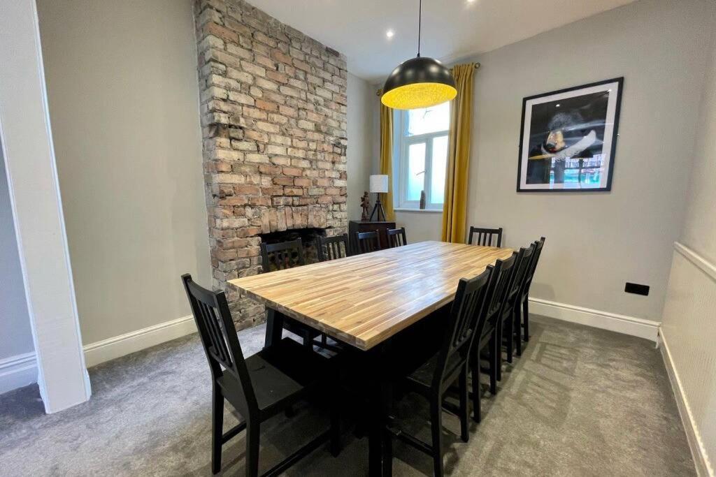 Large House Near Victoria Park For Groups, 10 Mins Bus To City Centre Κάρντιφ Εξωτερικό φωτογραφία