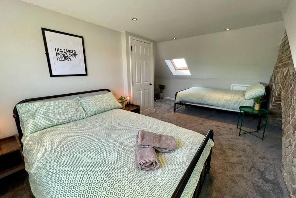 Large House Near Victoria Park For Groups, 10 Mins Bus To City Centre Κάρντιφ Εξωτερικό φωτογραφία