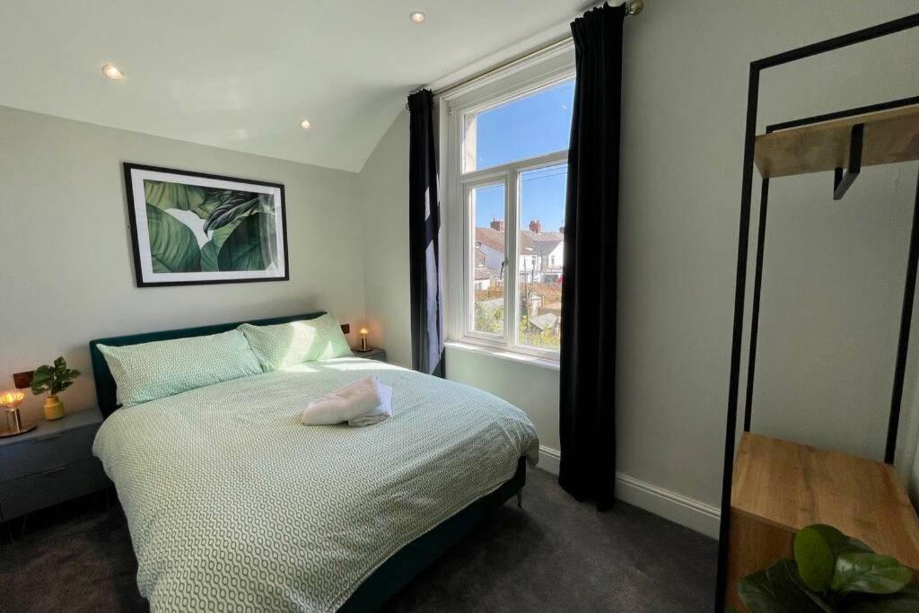 Large House Near Victoria Park For Groups, 10 Mins Bus To City Centre Κάρντιφ Εξωτερικό φωτογραφία