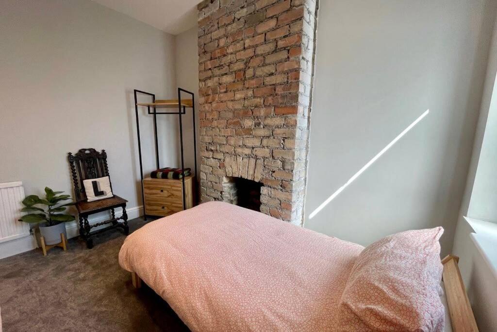 Large House Near Victoria Park For Groups, 10 Mins Bus To City Centre Κάρντιφ Εξωτερικό φωτογραφία