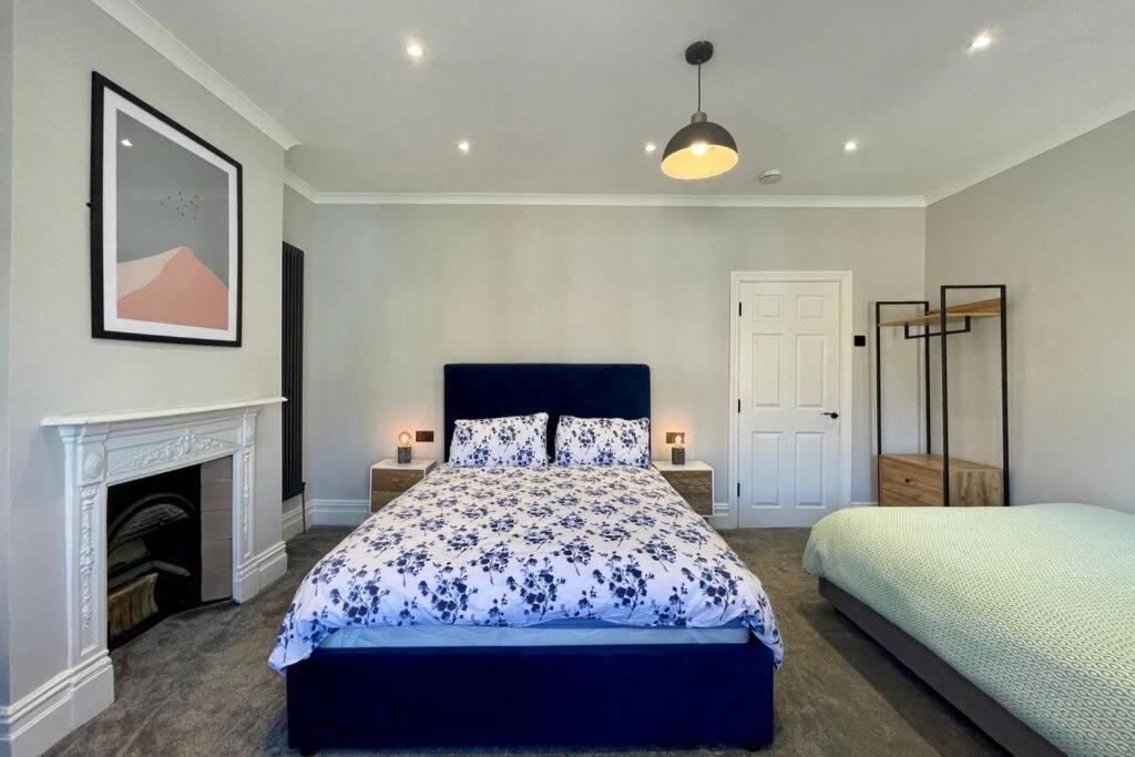 Large House Near Victoria Park For Groups, 10 Mins Bus To City Centre Κάρντιφ Εξωτερικό φωτογραφία