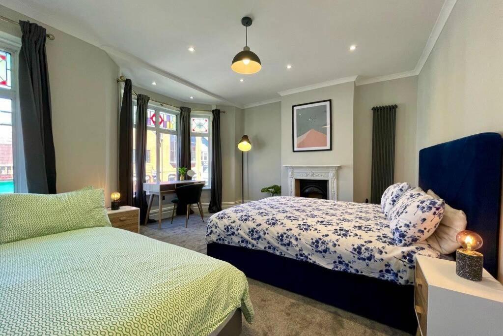 Large House Near Victoria Park For Groups, 10 Mins Bus To City Centre Κάρντιφ Εξωτερικό φωτογραφία