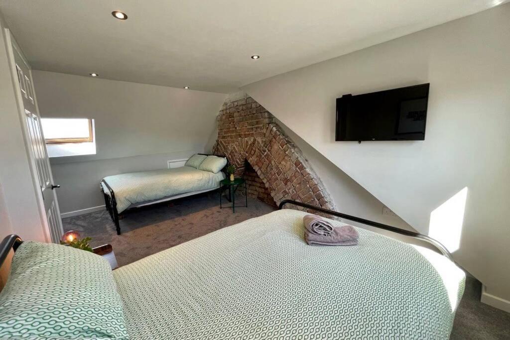 Large House Near Victoria Park For Groups, 10 Mins Bus To City Centre Κάρντιφ Εξωτερικό φωτογραφία