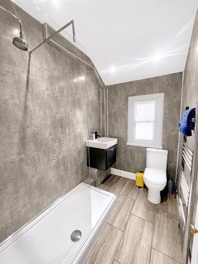 Large House Near Victoria Park For Groups, 10 Mins Bus To City Centre Κάρντιφ Εξωτερικό φωτογραφία