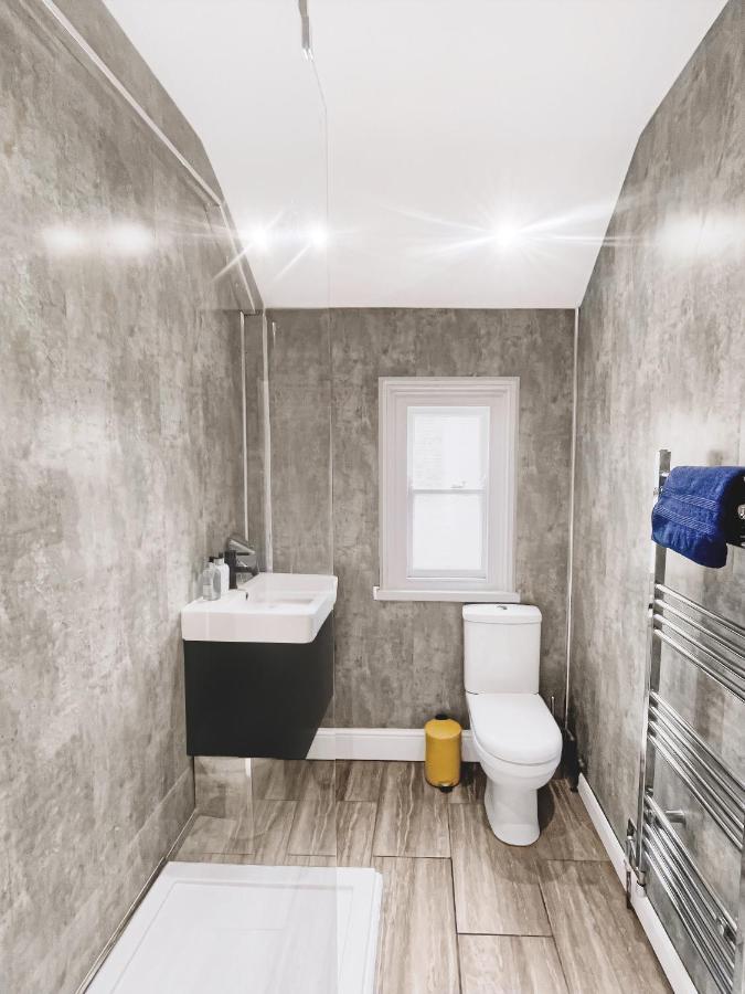Large House Near Victoria Park For Groups, 10 Mins Bus To City Centre Κάρντιφ Εξωτερικό φωτογραφία
